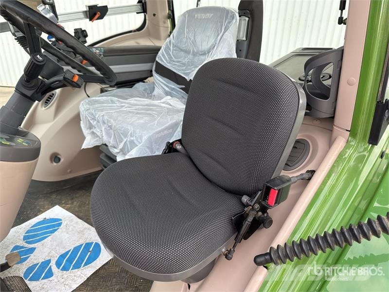 Fendt 826 Vario Profi Plus 4x4 Tracteur Agricole 4WD Tra Tracteur