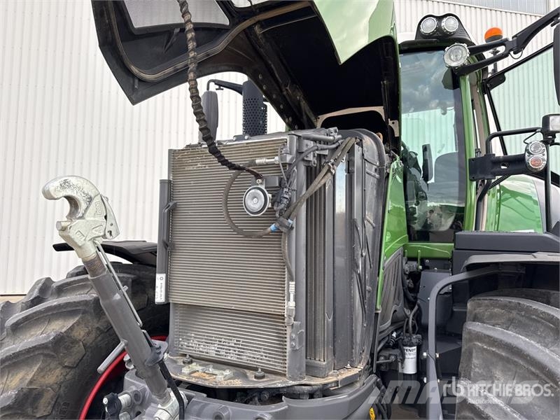 Fendt 826 Vario Profi Plus 4x4 Tracteur Agricole 4WD Tra Tracteur