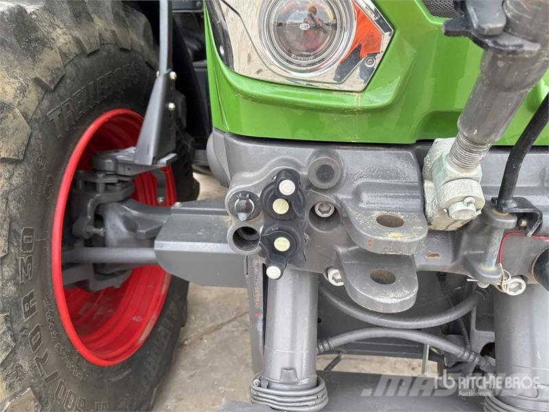 Fendt 826 Vario Profi Plus 4x4 Tracteur Agricole 4WD Tra Tracteur