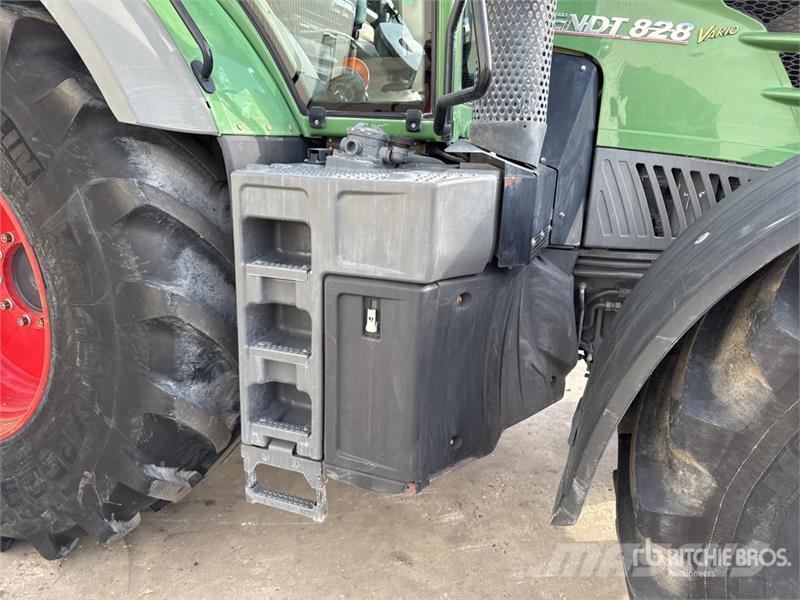 Fendt 828 Vario Traktory
