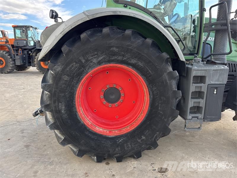 Fendt 828 Vario Traktory