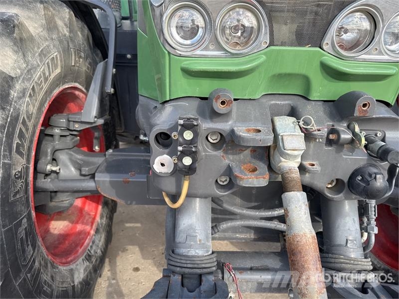 Fendt 828 Vario Traktory