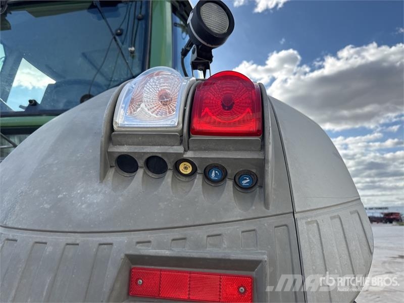 Fendt 828 Vario Traktory