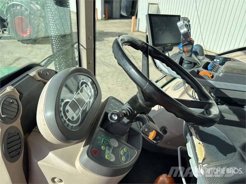 Fendt 828 Vario Traktory