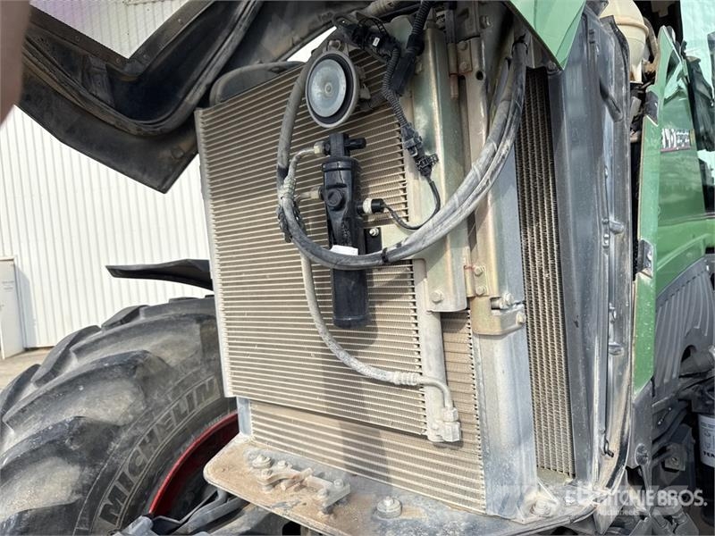 Fendt 828 Vario Traktory