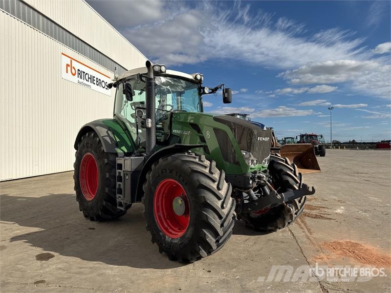 Fendt 828 Vario Traktory
