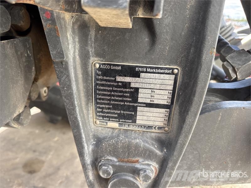 Fendt 828 Vario Traktory