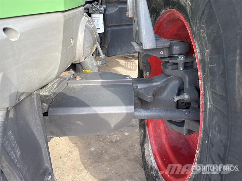 Fendt 828 Vario Traktory