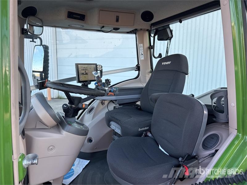Fendt 828 Vario Profi Plus 4x4 Tracteur Agricole 4WD Tra Tracteur