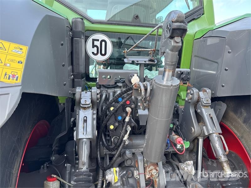 Fendt 828 Vario Profi Plus 4x4 Tracteur Agricole 4WD Tra Tracteur