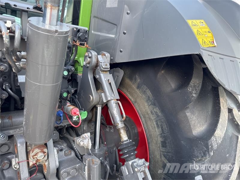 Fendt 828 Vario Profi Plus 4x4 Tracteur Agricole 4WD Tra Tracteur