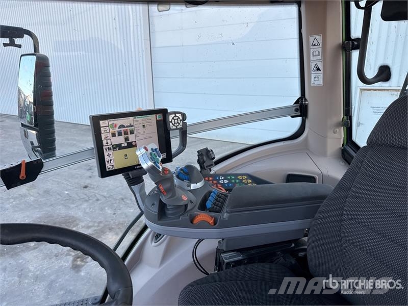 Fendt 828 Vario Profi Plus 4x4 Tracteur Agricole 4WD Tra Tracteur