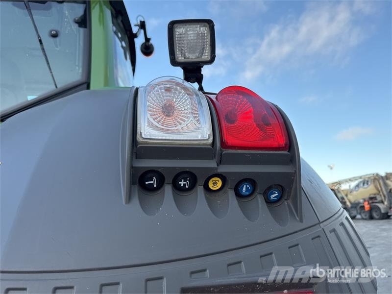 Fendt 828 Vario Profi Plus 4x4 Tracteur Agricole 4WD Tra Tracteur