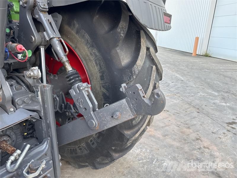 Fendt 828 Vario Profi Plus 4x4 Tracteur Agricole 4WD Tra Tracteur