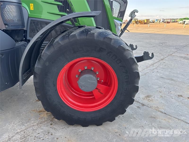 Fendt 828 Vario Profi Plus 4x4 Tracteur Agricole 4WD Tra Tracteur