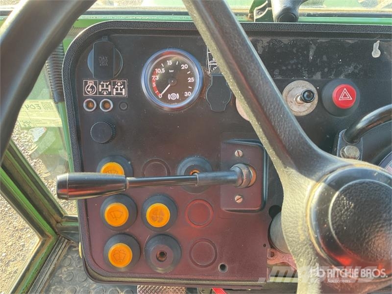 Fendt Farmer 311LSA 4WD Tractor الجرارات