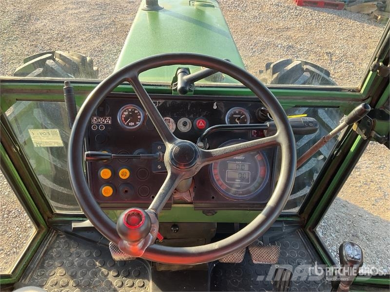 Fendt Farmer 311LSA 4WD Tractor الجرارات