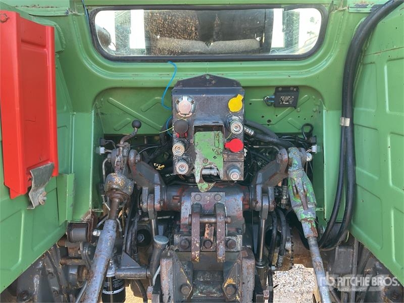Fendt Farmer 311LSA 4WD Tractor الجرارات