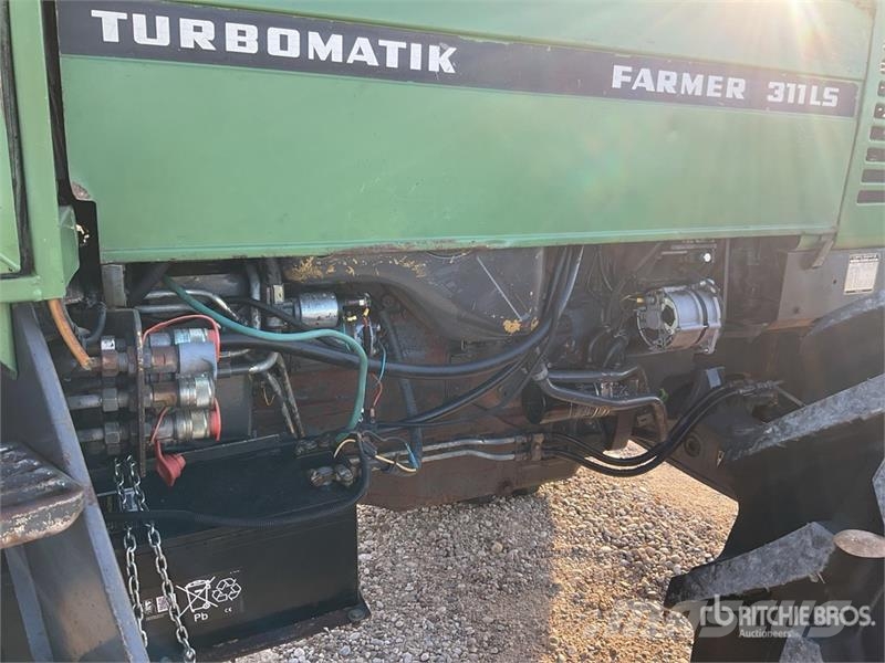 Fendt Farmer 311LSA 4WD Tractor الجرارات