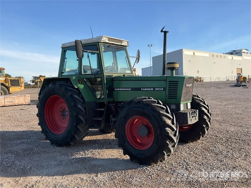 Fendt Farmer 311LSA 4WD Tractor الجرارات
