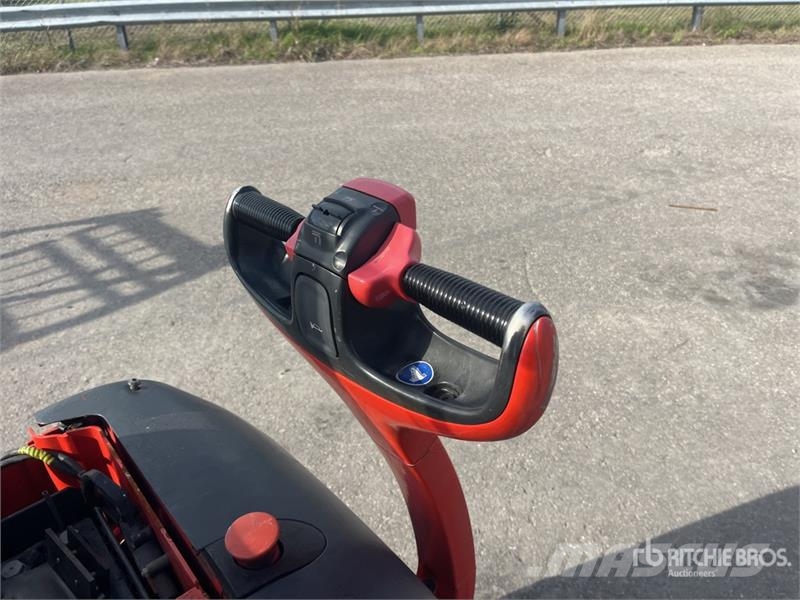 Fenwick-Linde L16 Electric Stacker Samopogonski ručni viljuškari