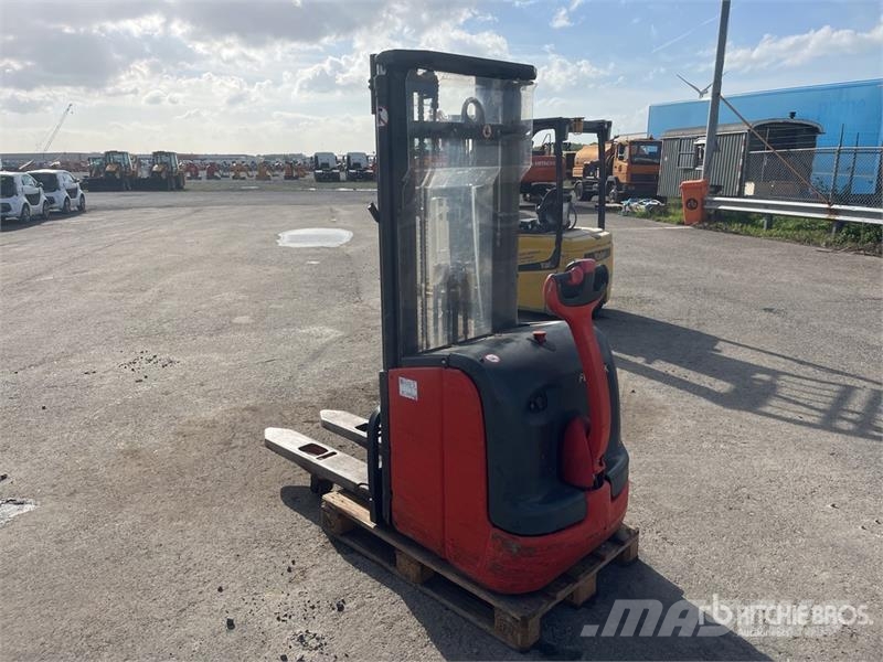 Fenwick-Linde L16 Electric Stacker Samopogonski ručni viljuškari
