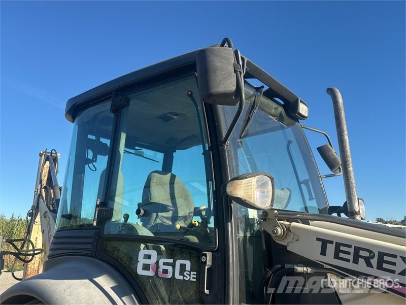 Fermec 860 Rýpadlo-nakladače