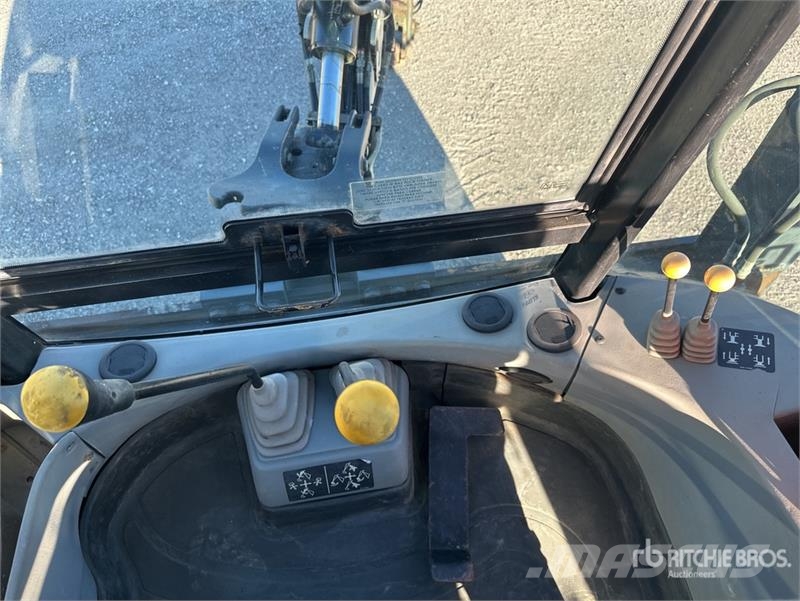 Fermec 860 Backhoe loaders