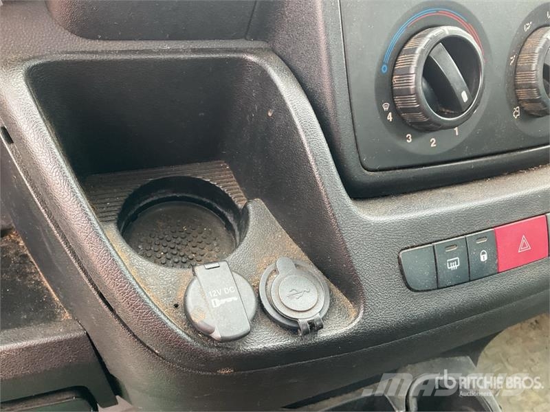 Fiat 130 Van Truck Autocamioane