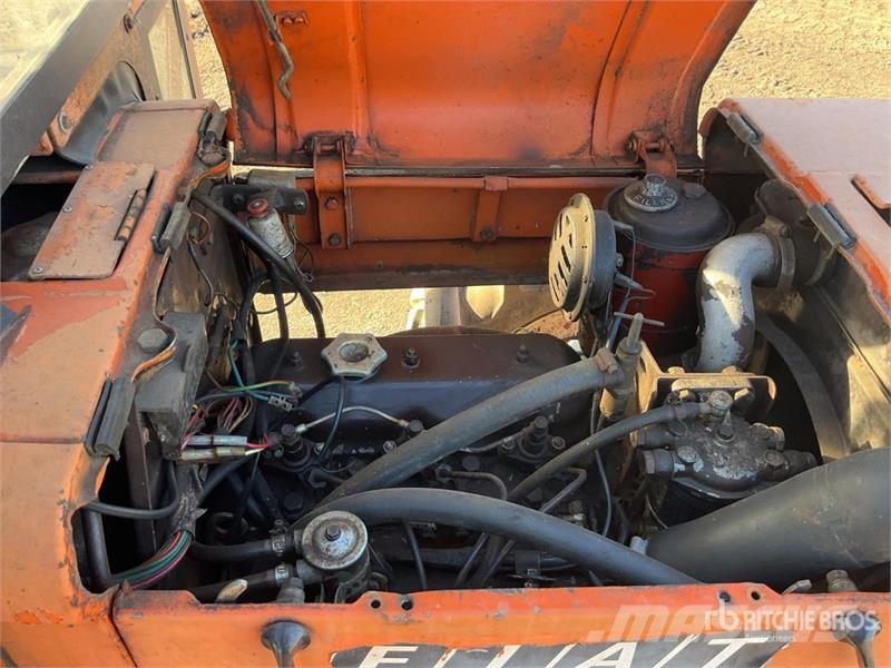 Fiat 450 DT 4WD Classic Utility Tractor Трактори