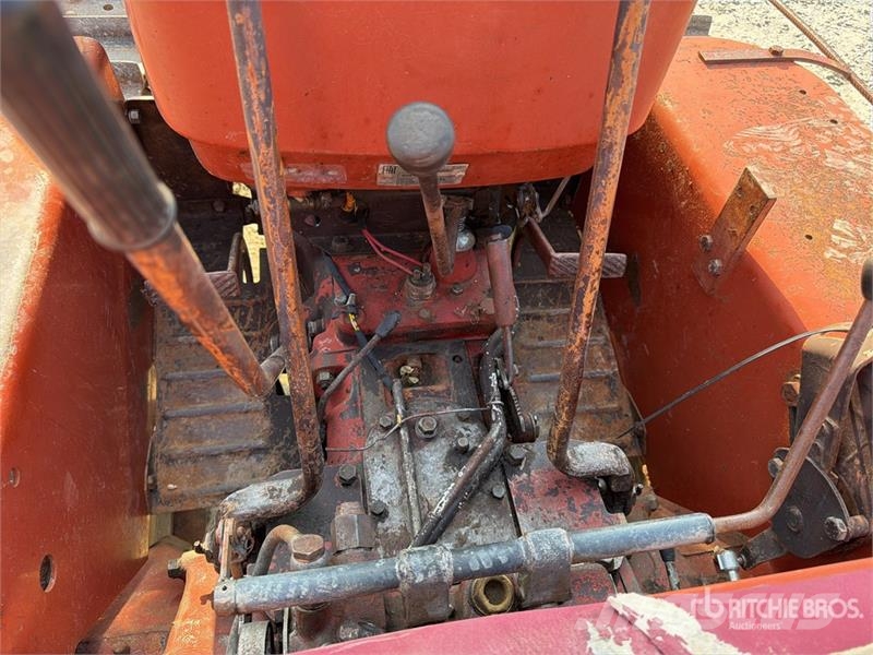 Fiat 605CS Track Tractor Traktorok