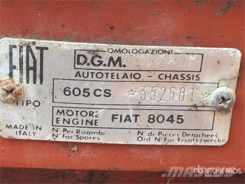 Fiat 605CS Track Tractor Traktorok