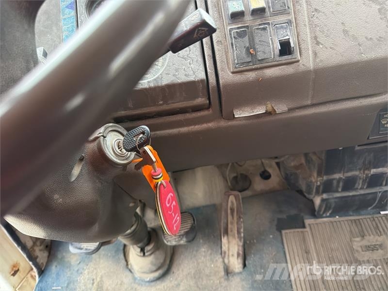 Fiat 65.12 4x2 S/A Dump Truck Camiões basculantes