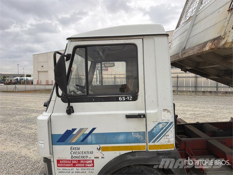Fiat 65.12 4x2 S/A Dump Truck Camiões basculantes
