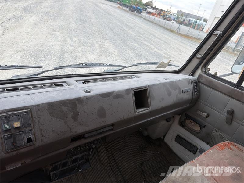 Fiat 65.12 4x2 S/A Dump Truck Camiões basculantes