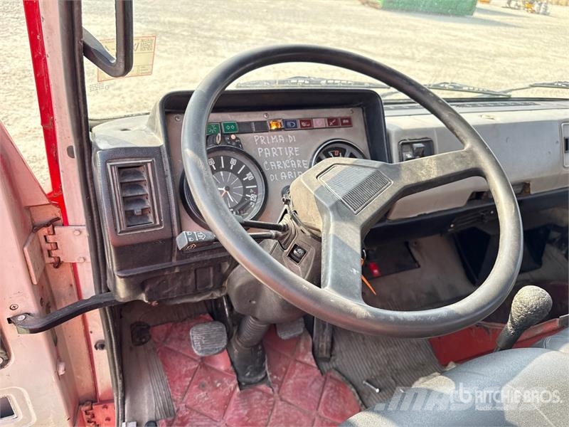 Fiat Amco Veba V3300/1DS 2800 kg on Fiat 79-13 4x2 Dum Φορτηγά με Γερανό