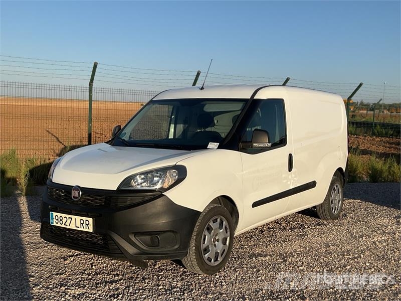 Fiat Doblo Service Cargo Van Lieferwagen
