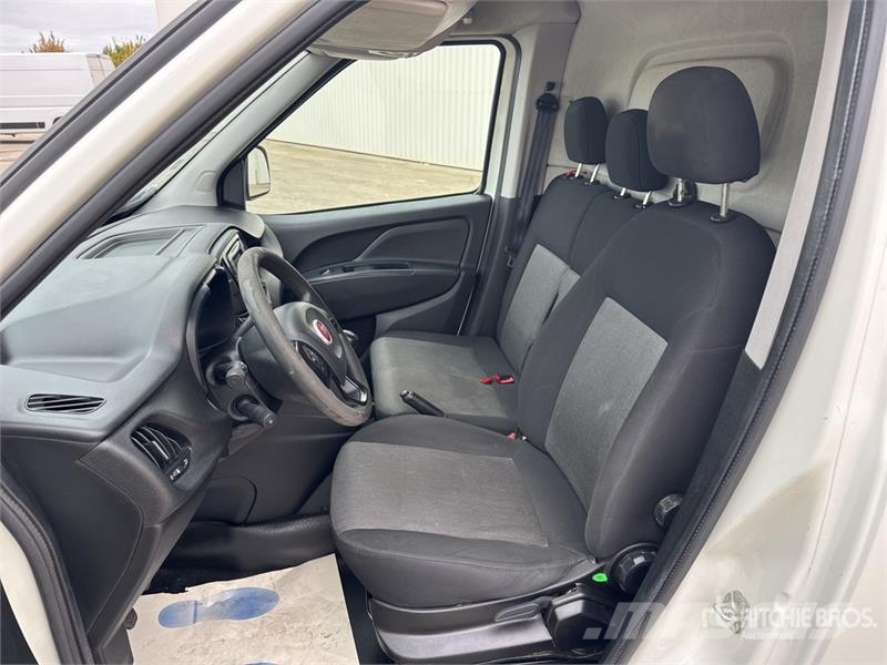 Fiat Doblo Vehicule Utilitaire Cargo Van Panel vans