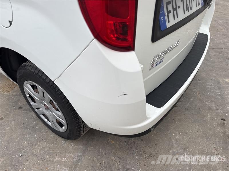 Fiat Doblo Vehicule Utilitaire Cargo Van Panel vans