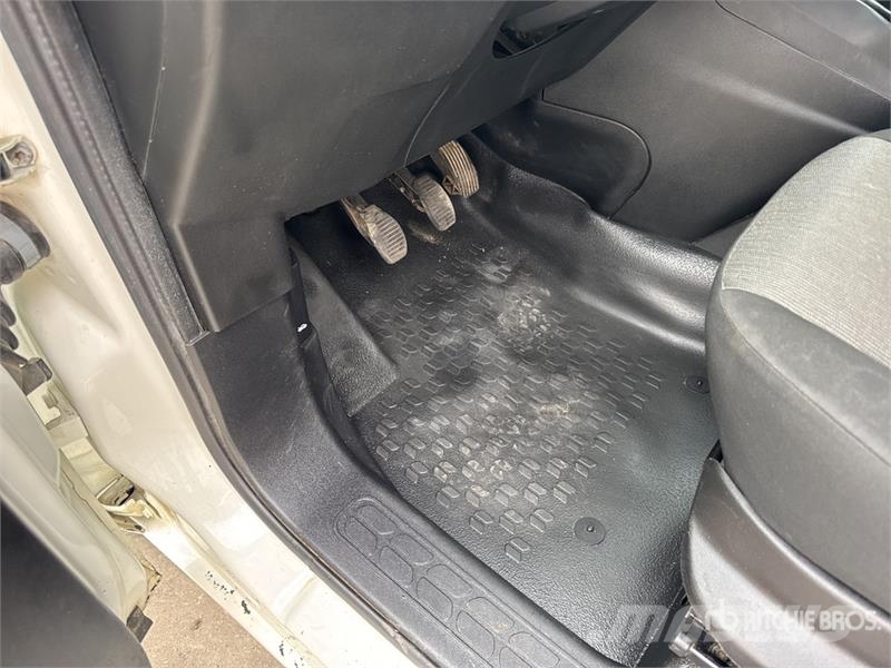 Fiat Doblo Vehicule Utilitaire Cargo Van Panel vans