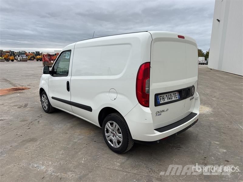 Fiat Doblo Vehicule Utilitaire Cargo Van Panel vans
