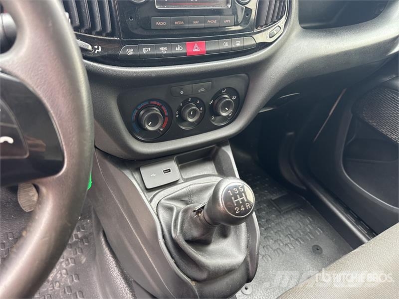 Fiat Doblo Vehicule Utilitaire Cargo Van Panel vans