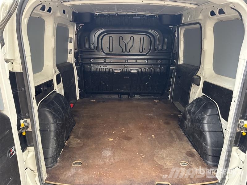 Fiat Doblo Vehicule Utilitaire Cargo Van Panel vans