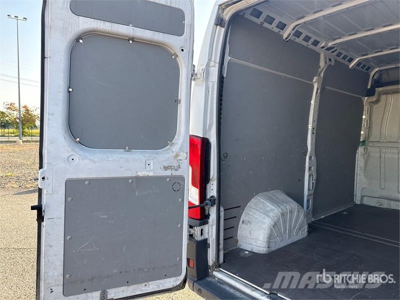 Fiat Ducato 130 Multijet Cargo Van Gesloten bedrijfswagens