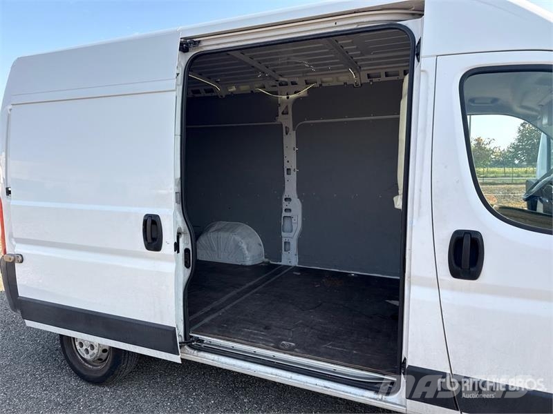 Fiat Ducato 130 Multijet Cargo Van Gesloten bedrijfswagens