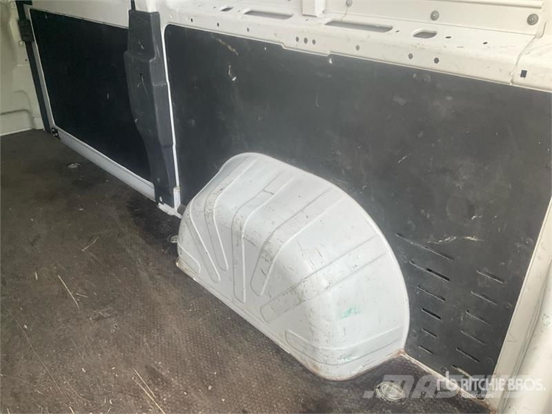 Fiat Ducato 2.2 Mjet 103 KW KA L2H2 Cargo Van Gesloten bedrijfswagens
