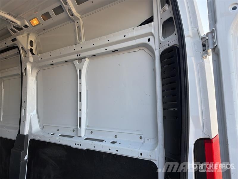 Fiat Ducato 2.2 Mjet 88 KW KA L2H2 Cargo Van Transporterek