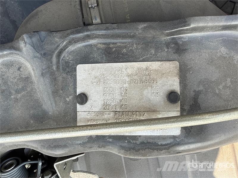 Fiat Ducato 2.3 160 35 2.3 MJT 160CV E6D-TEMP CON PEDAN Sanduk kamioni