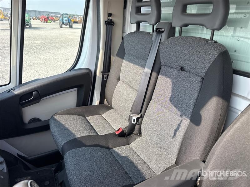 Fiat Ducato 2.3 160 35 2.3 MJT 160CV E6D-TEMP CON PEDAN Sanduk kamioni
