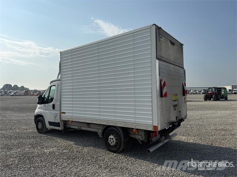 Fiat Ducato 2.3 160 35 2.3 MJT 160CV E6D-TEMP CON PEDAN Sanduk kamioni